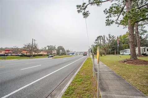 6004 SE Us Highway 301 Hawthorne FL 32640