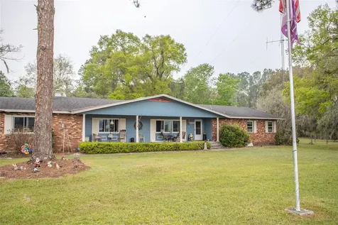 6004 SE Us Highway 301 Hawthorne FL 32640