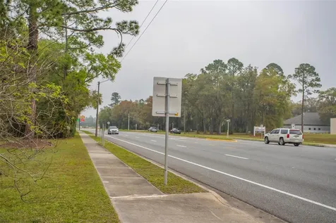 6004 SE Us Highway 301 Hawthorne FL 32640