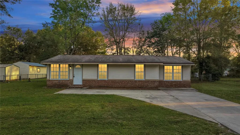 810 NE 45th Street Ocala FL 34479