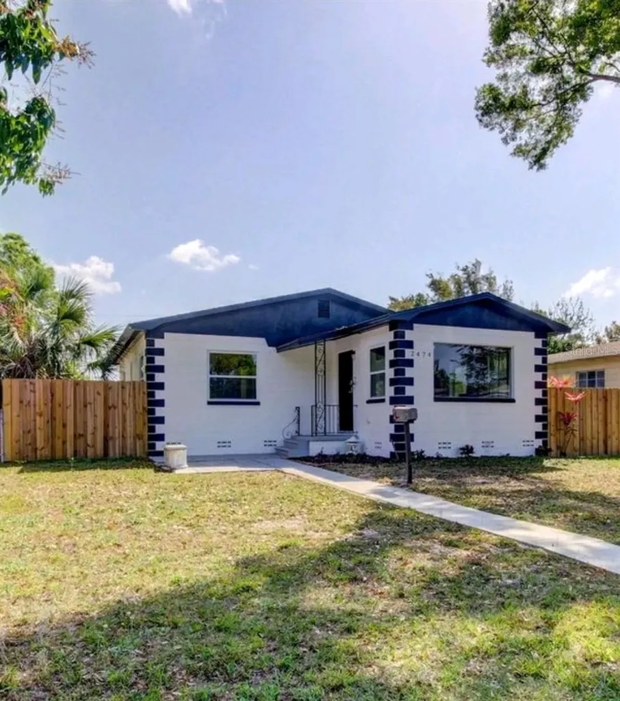 2474 35th Avenue N St Petersburg FL 33713
