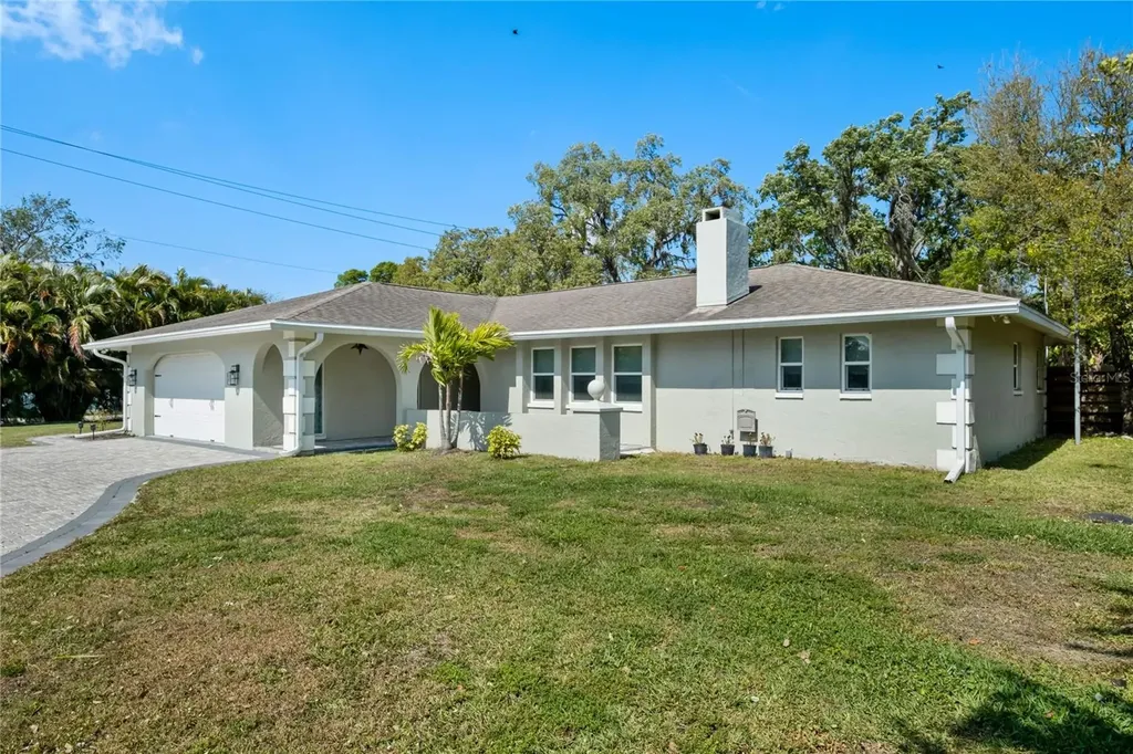 7211 N Leewynn Drive Sarasota FL 34240