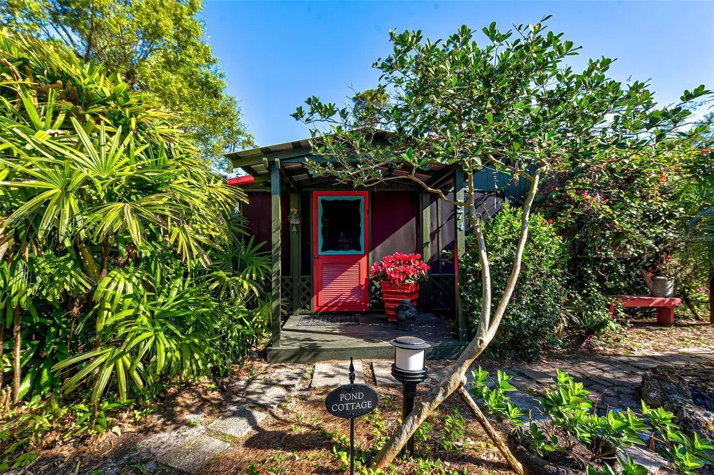 574 Artists Avenue Englewood FL 34223