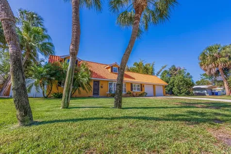 4152 49th Avenue S St Petersburg FL 33711