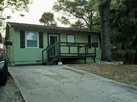 2048 Poinsetta Avenue Clearwater FL 33755