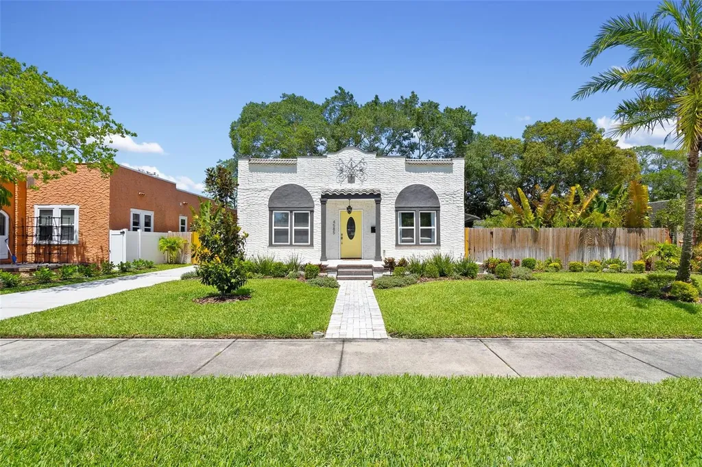 4585 9th Avenue N St Petersburg FL 33713