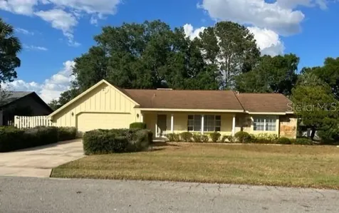 1504 N New Hampshire Avenue Tavares FL 32778