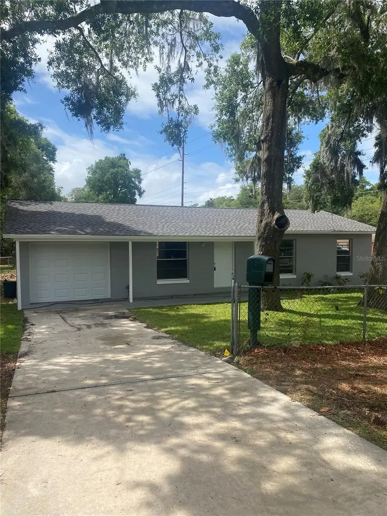 240 W 10th Street Apopka FL 32703