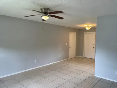 240 W 10th Street Apopka FL 32703