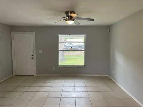240 W 10th Street Apopka FL 32703