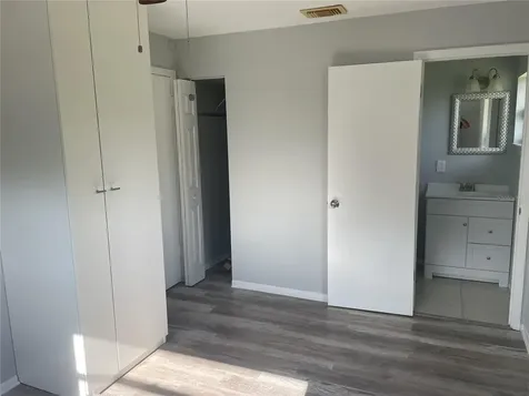 240 W 10th Street Apopka FL 32703
