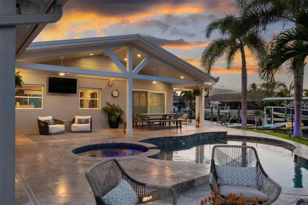 1481 49th Avenue NE St Petersburg FL 33703