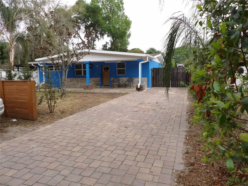 922 Lakewood Avenue Tampa FL 33613