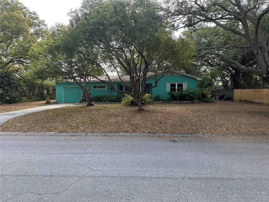 819 Woodside Avenue Clearwater FL 33756