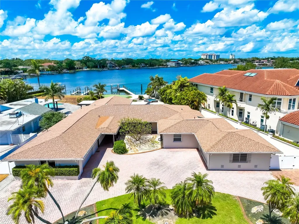 1800 Brightwaters Boulevard NE St Petersburg FL 33704