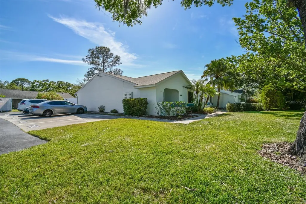 400 Cedar Ridge Court Oldsmar FL 34677