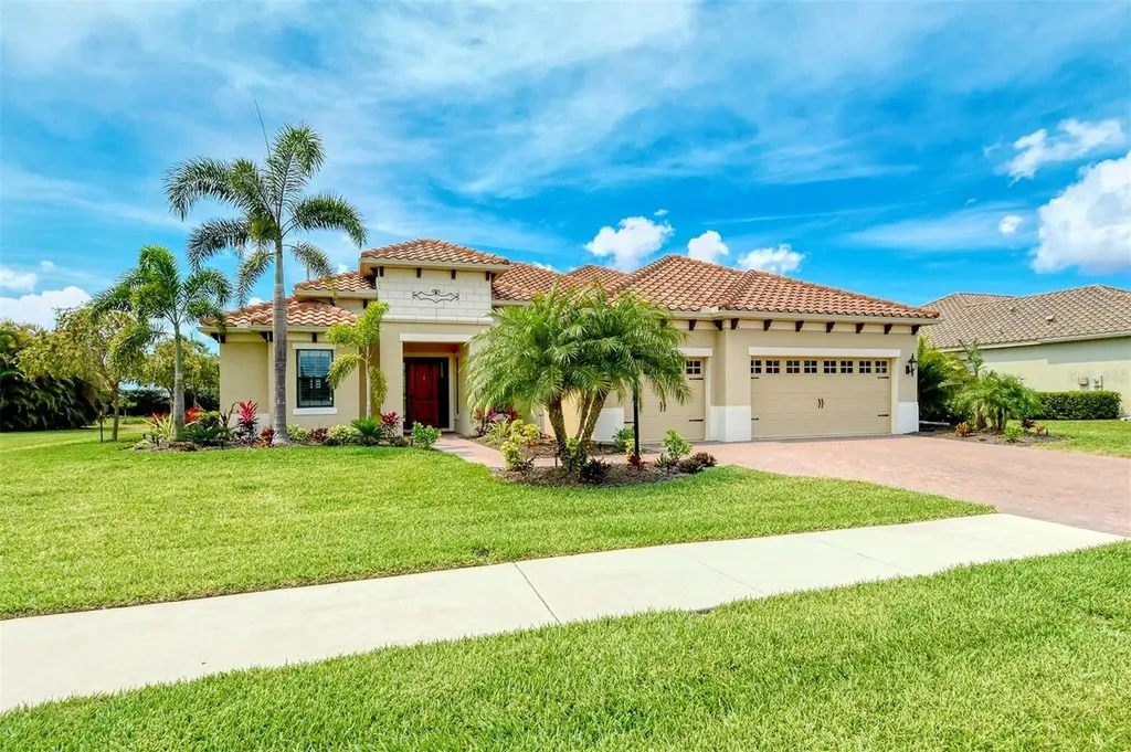 7821 Passionflower Drive Sarasota FL 34241
