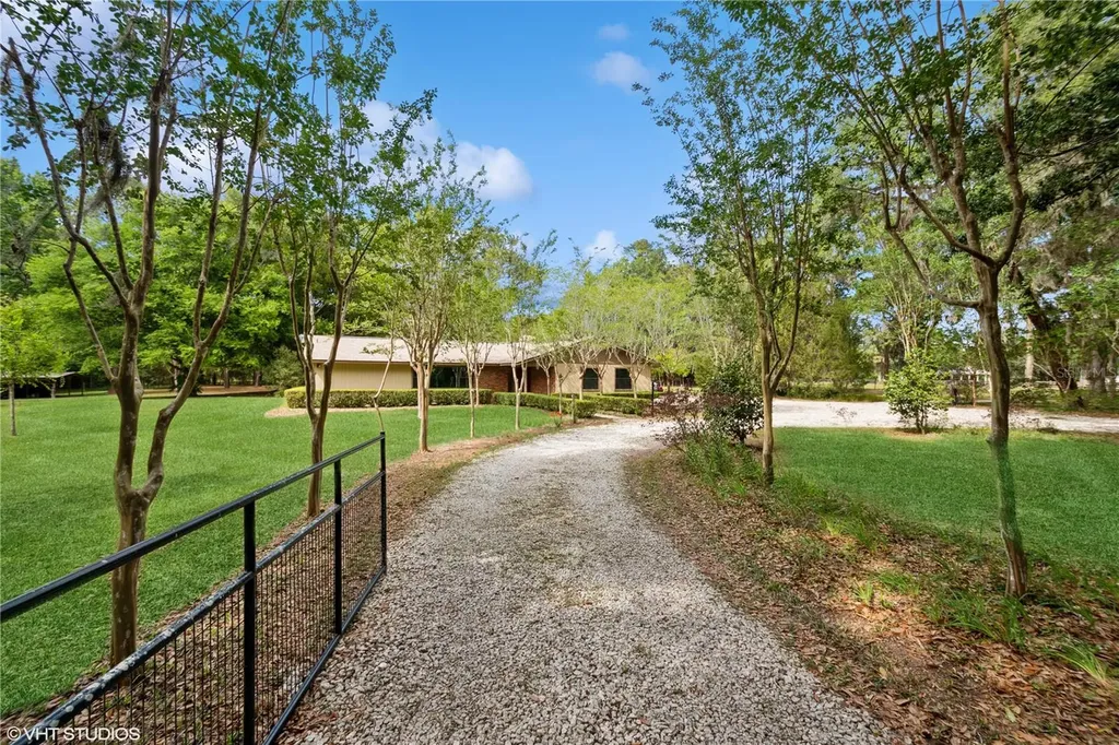 7301 NW 210th Street Micanopy FL 32667