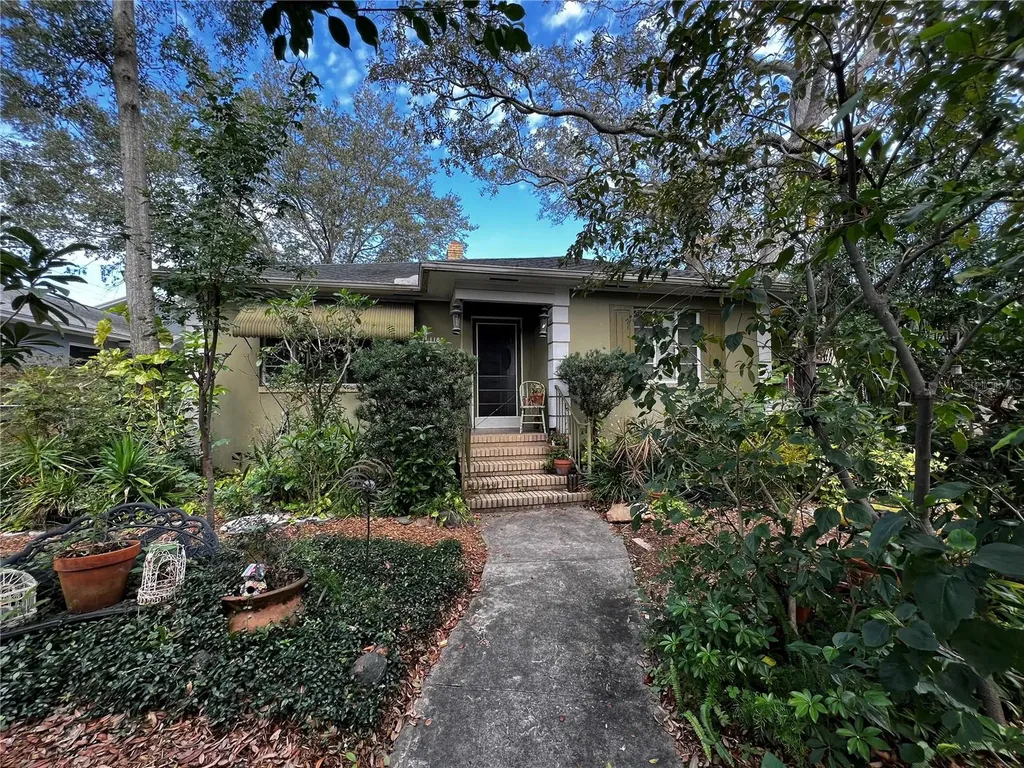 1185 25th Avenue N St Petersburg FL 33704