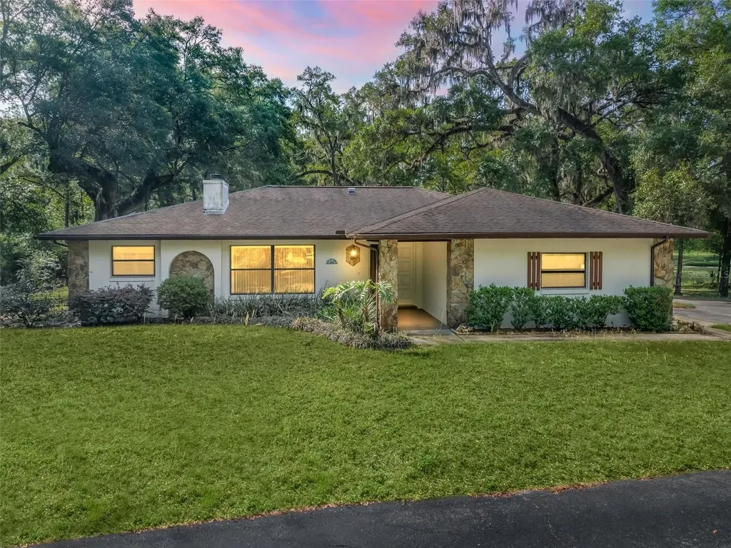 29 Lake View Drive W Ocala FL 34482