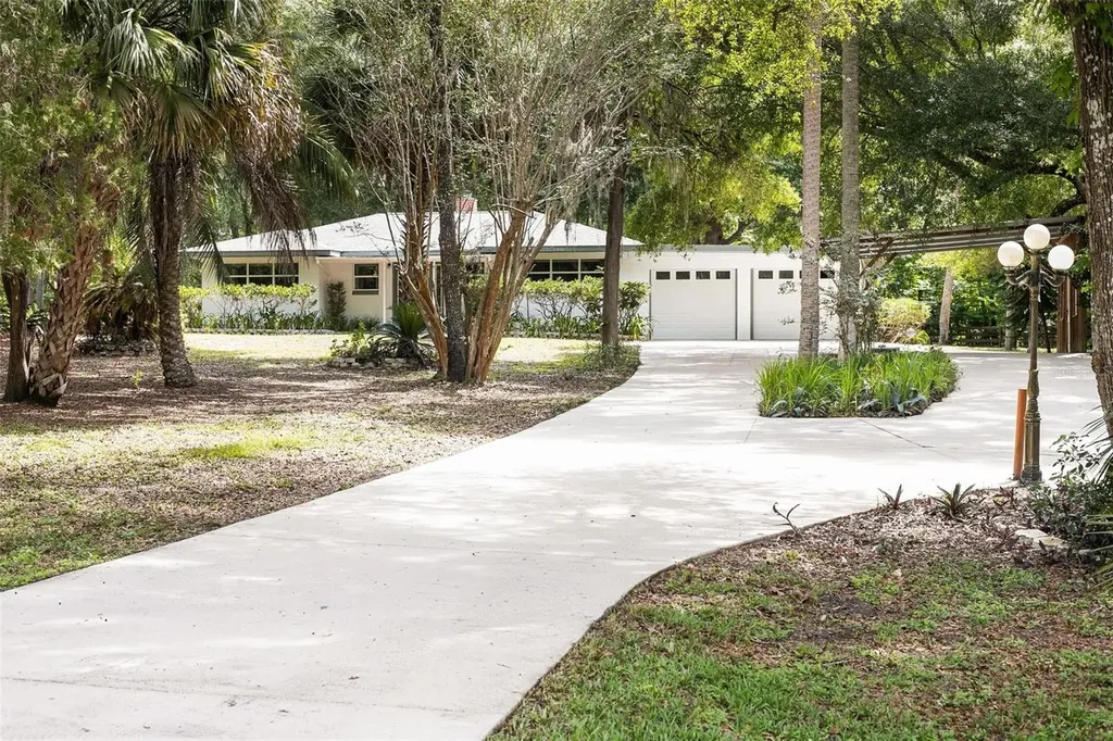 3079 Grand Avenue Deland FL 32720