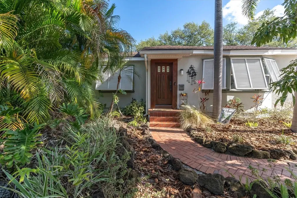 2827 11th Avenue N St Petersburg FL 33713