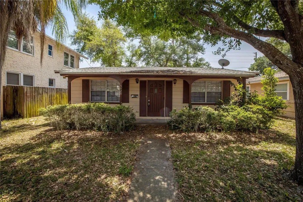 5428 1st Avenue N St Petersburg FL 33710