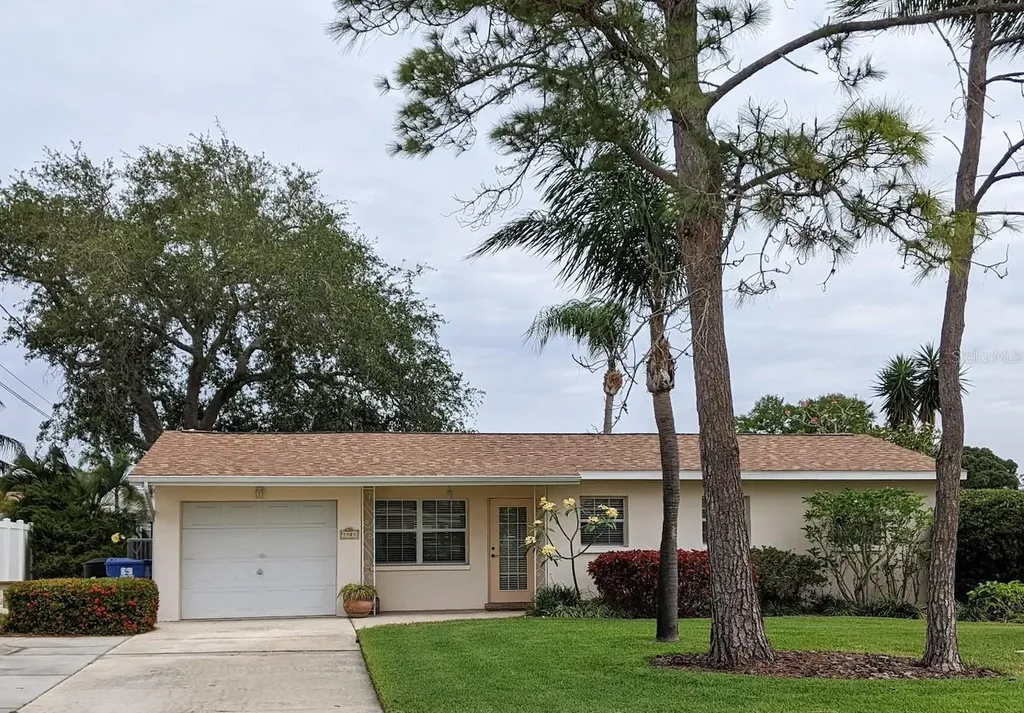 9505 Sun Isle Drive NE St Petersburg FL 33702