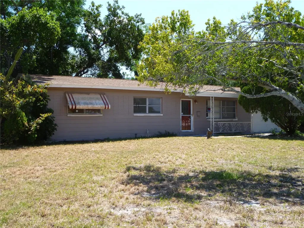 3695 Searobin Drive SE St Petersburg FL 33705