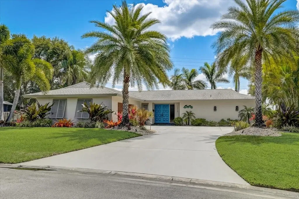 1323 72nd Street W Bradenton FL 34209