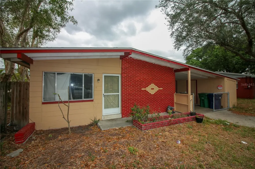 3711 W Wallace Avenue Tampa FL 33611