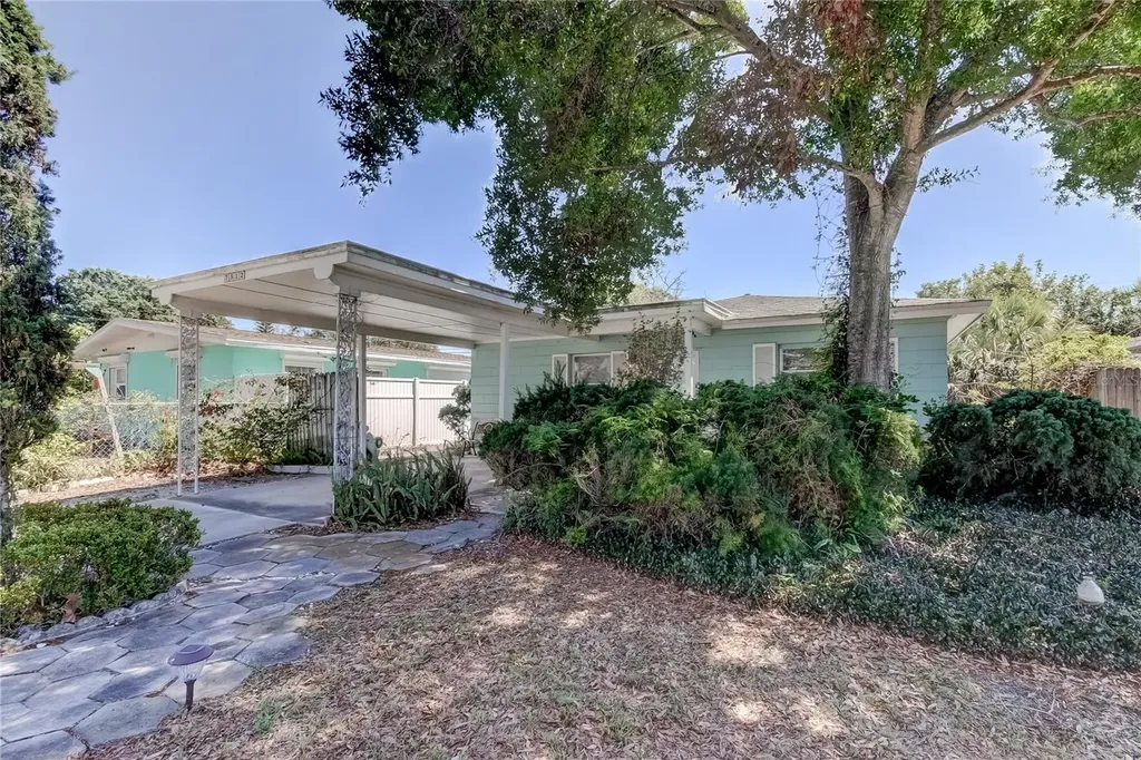 7312 35th Avenue N St Petersburg FL 33710