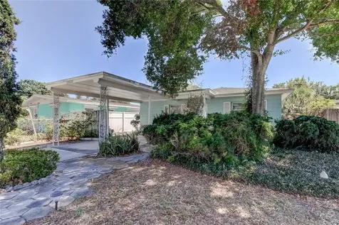 7312 35th Avenue N St Petersburg FL 33710