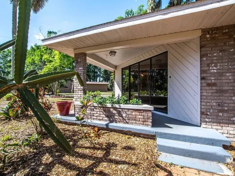 30715 Cove Road Tavares FL 32778