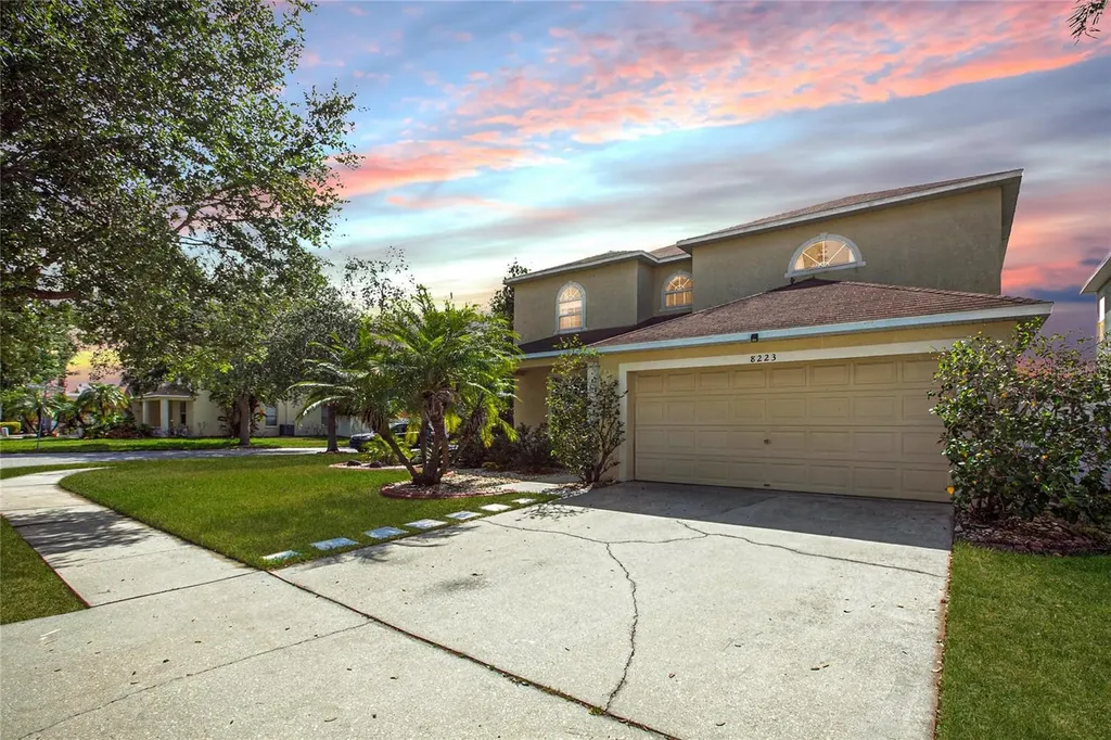 8223 Canterbury Lake Boulevard Tampa FL 33619