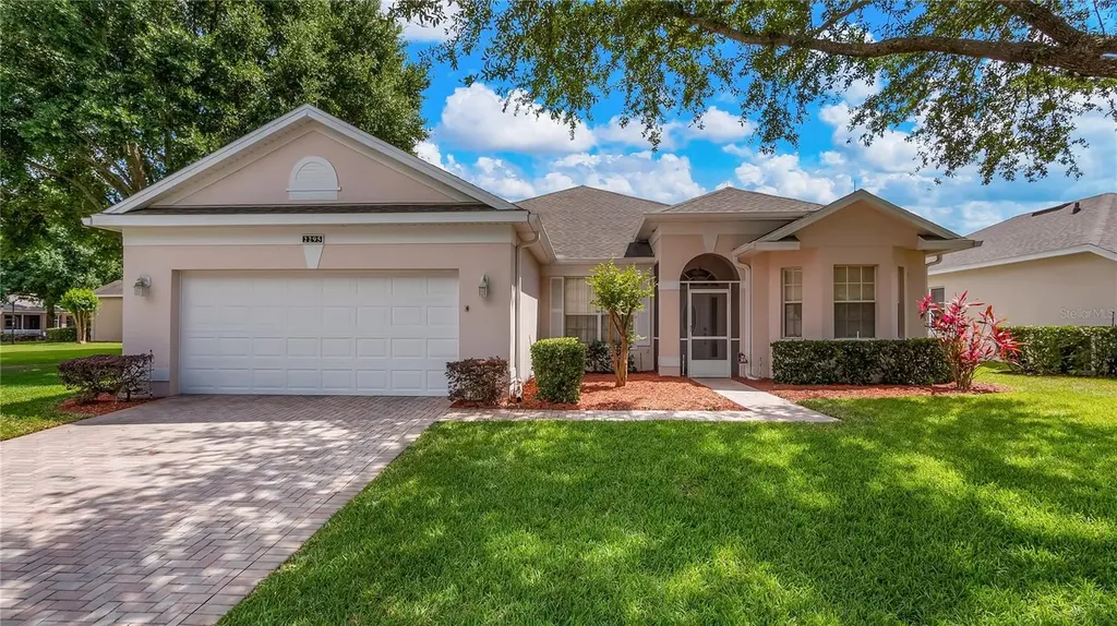 2295 Fenton Avenue Clermont FL 34711