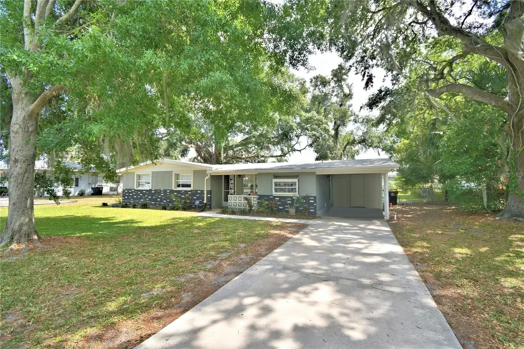 126 Seville Road Auburndale FL 33823