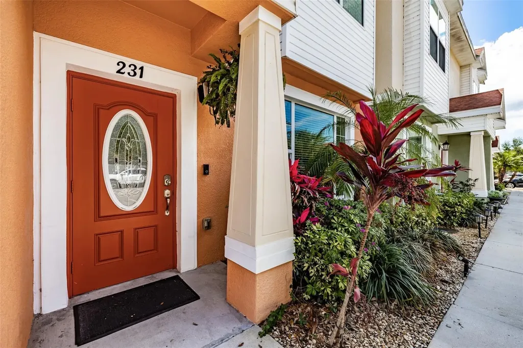 231 Alexander Woods Drive Plant City FL 33563