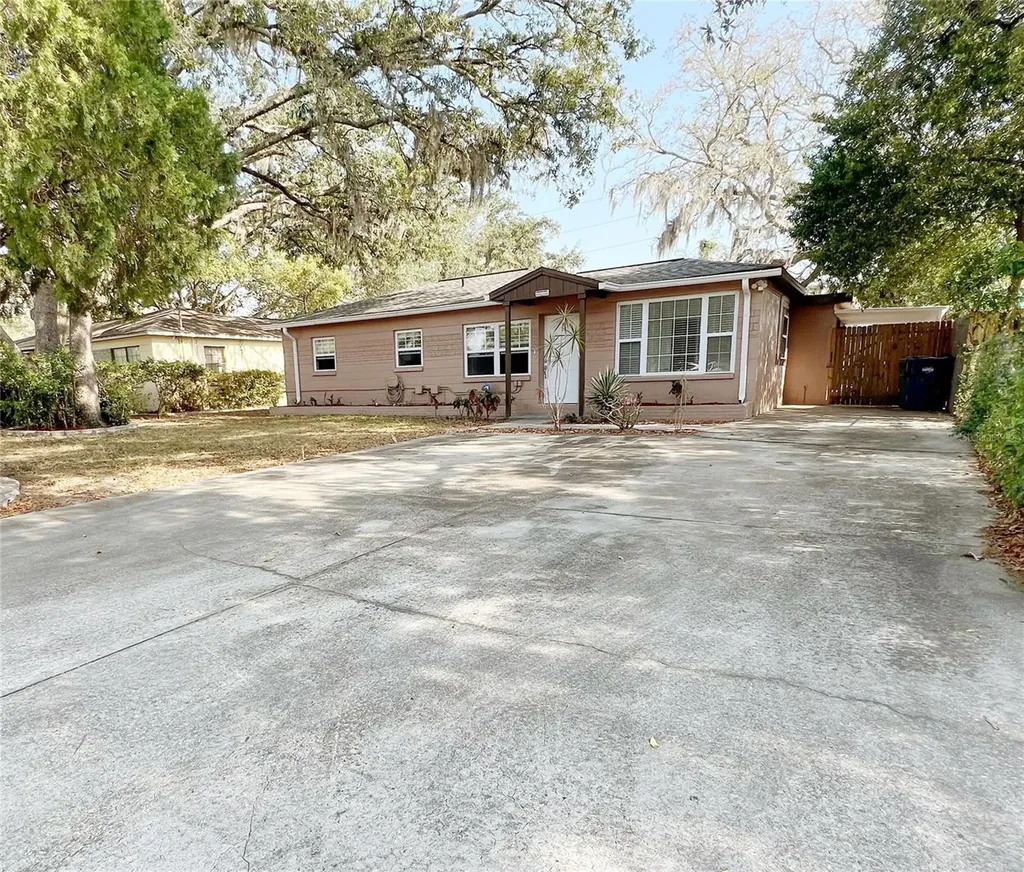 2006 W Meadowbrook Avenue Tampa FL 33612
