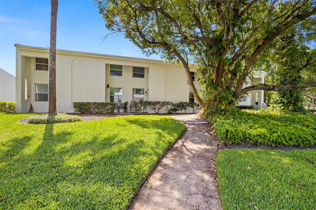 4507 W La Villa Lane Tampa FL 33611