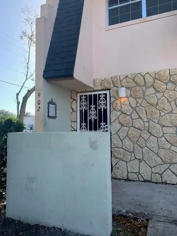 902 W Millard Court Daytona Beach FL 32117
