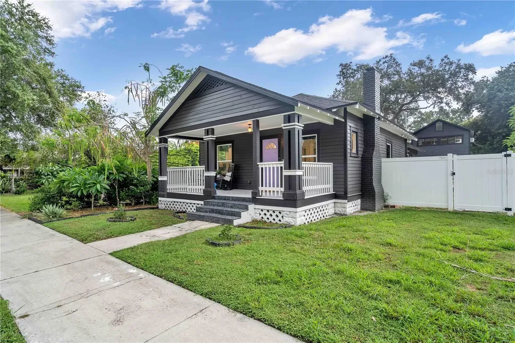 748 28th Avenue N St Petersburg FL 33704