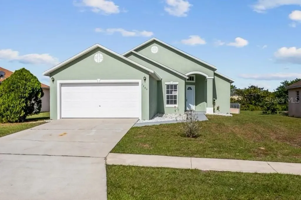 1205 E Grove Avenue Lake Wales FL 33853
