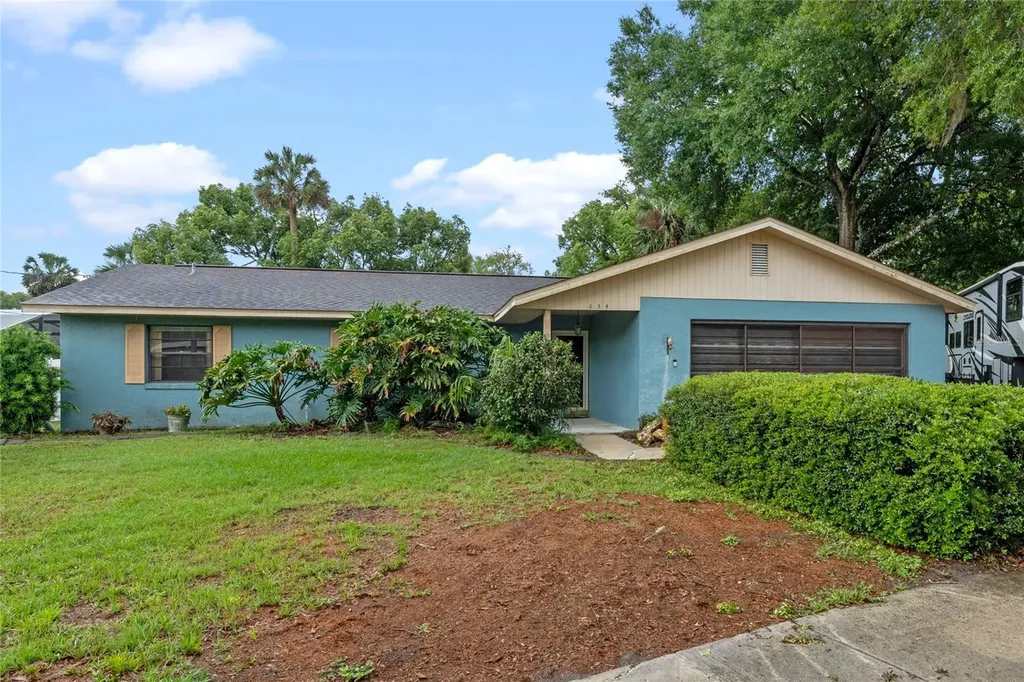 654 W Graves Avenue Orange City FL 32763