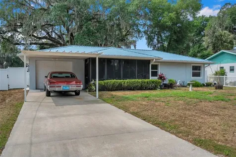 1161 Cr 463 Lake Panasoffkee FL 33538
