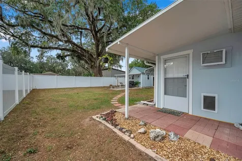 1161 Cr 463 Lake Panasoffkee FL 33538