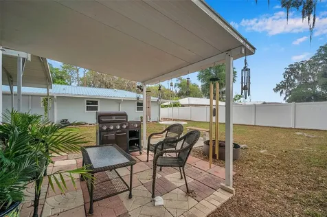 1161 Cr 463 Lake Panasoffkee FL 33538