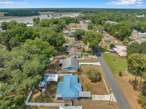 1161 Cr 463 Lake Panasoffkee FL 33538