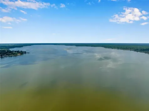 1161 Cr 463 Lake Panasoffkee FL 33538