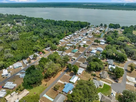 1161 Cr 463 Lake Panasoffkee FL 33538